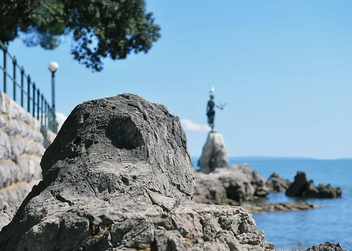 Salus, Maruna