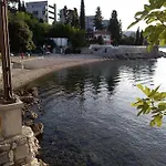 Salus, Maruna