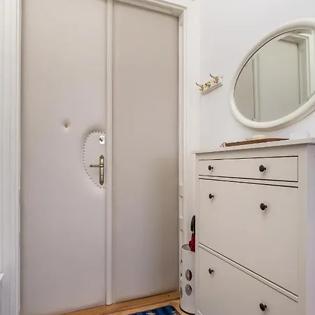 Apartman Salus, Maruna Abbázia
