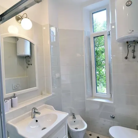 Апартаменты Salus, Maruna