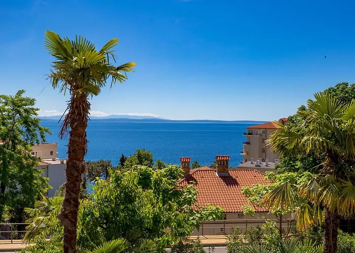 Salus, Maruna * Οπατία