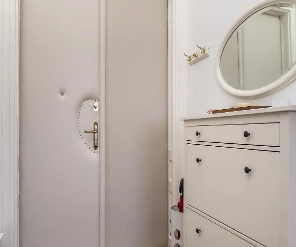 Διαμέρισμα Salus, Maruna Οπατία