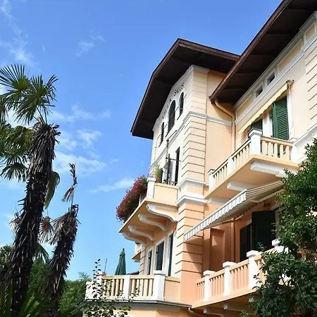 Salus, Maruna Apartmán Opatija